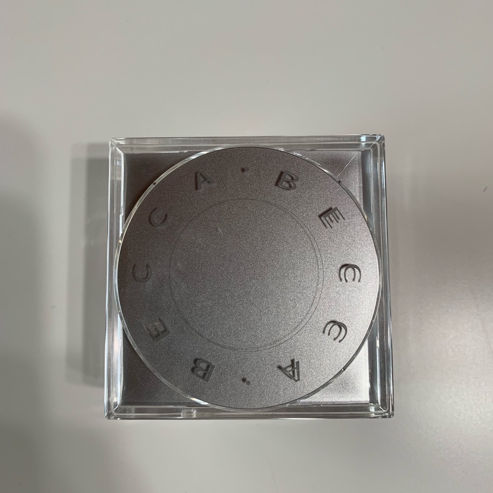 Becca soft blurring powder in pink haze